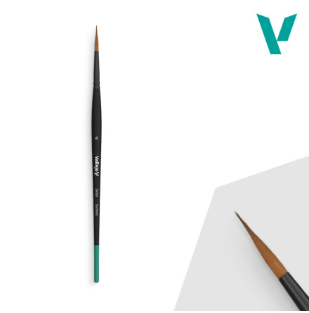 Vallejo Brush: Detail Series round synthetic hair No. 4