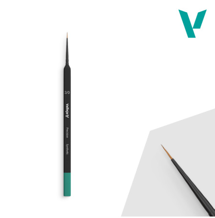 Vallejo Brush: Precision Series round synthetic hair triangular handle 3/0